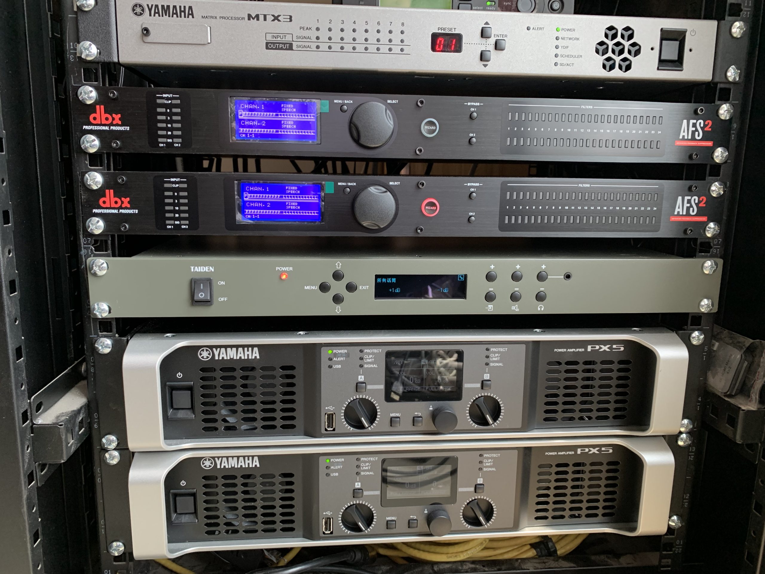 濟(jì)南國際機(jī)場第一會議室插圖2