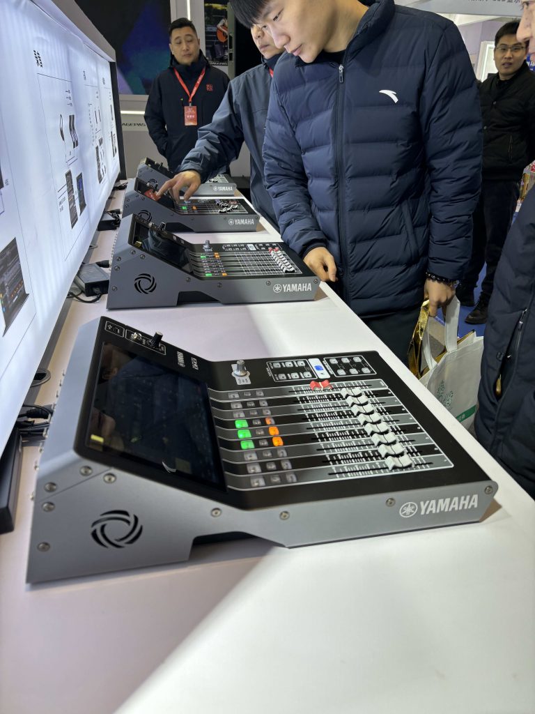 山東酷影參加 2024 第23屆中國(guó)(濟(jì)南)數(shù)字安防產(chǎn)業(yè)博覽會(huì)插圖3