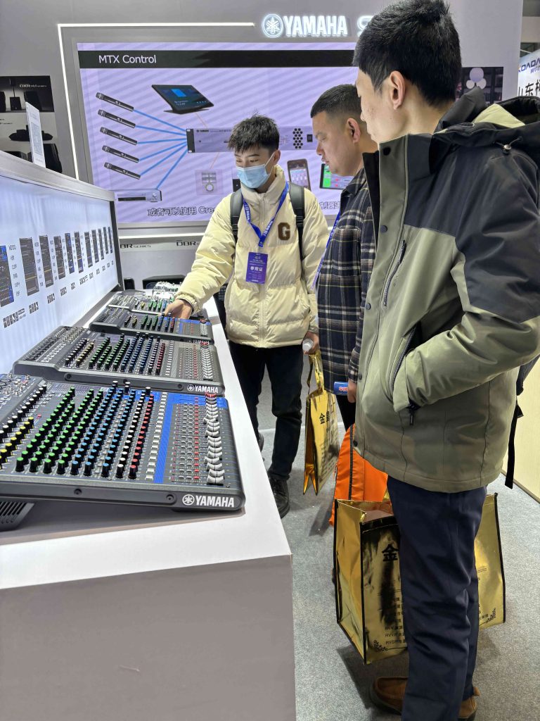 山東酷影參加 2024 第23屆中國(guó)(濟(jì)南)數(shù)字安防產(chǎn)業(yè)博覽會(huì)插圖2