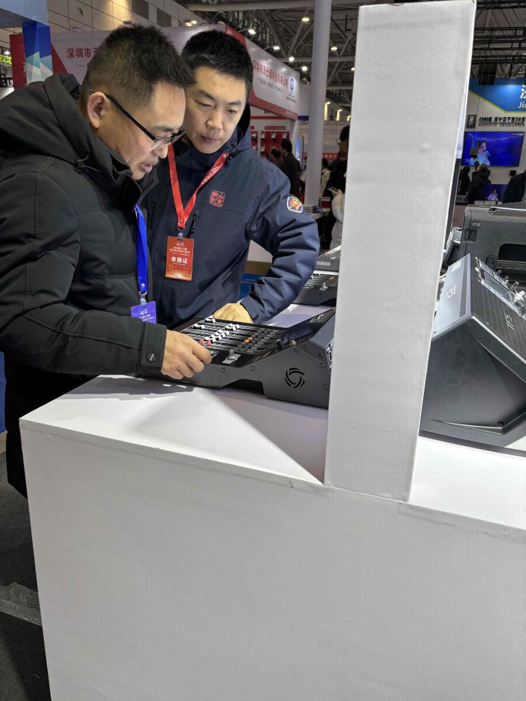 山東酷影參加 2024 第23屆中國(guó)(濟(jì)南)數(shù)字安防產(chǎn)業(yè)博覽會(huì)插圖4